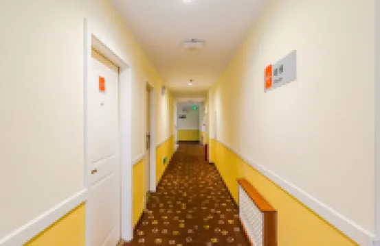 Homeinn Hotel (Jinzhou Zhongyang Street Nanjing Road)