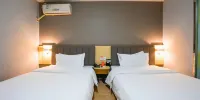 7Days Inn Nanchang Bayi Square Railway Station West Square Branch - Sala De Visitas (2 Camas)