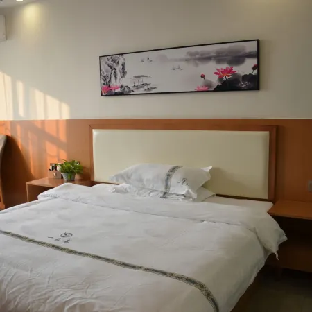 A Spring Hotel in Linshui