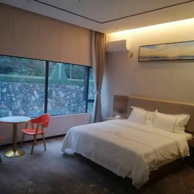 Shiguang Light Luxury Hotel Отели рядом с достопримечательностью «Железнодорожная станция Чжанмутоу»
