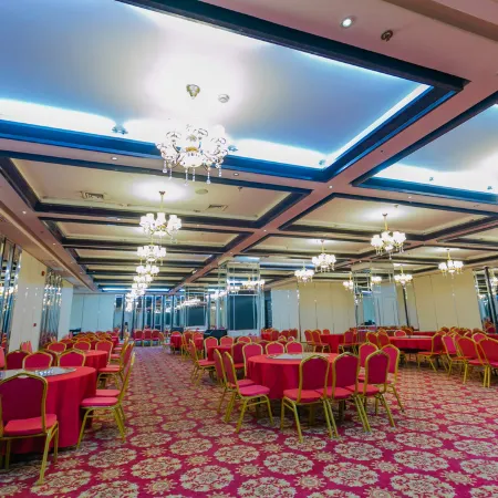 Yiyuan Times Hotel (Qiandong West Station Branch)