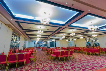 Yiyuan Times Hotel (Qiandong West Station Branch)