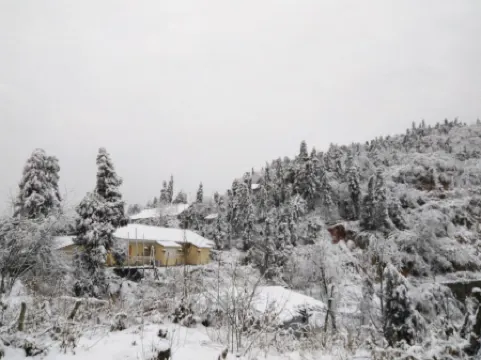 Zhangjiajie Old House View Sunrise Inn Отели рядом с достопримечательностью «улинъюань»