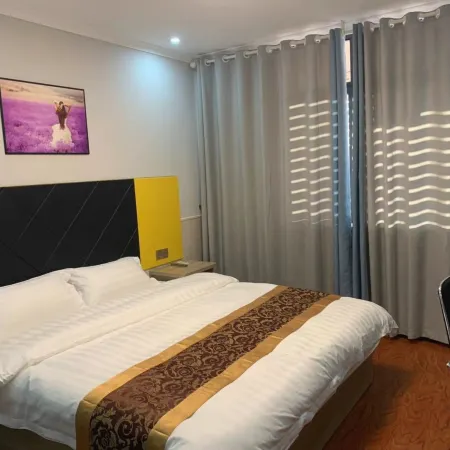 Zhijiang Hongyunlai Business Hotel
