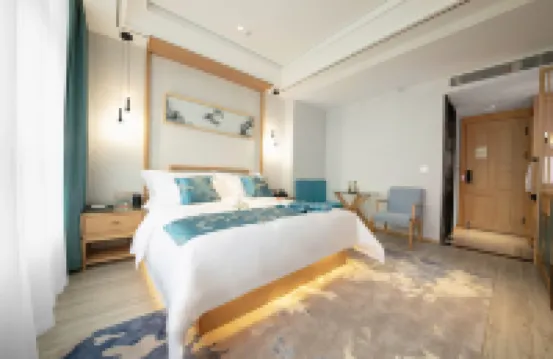 Sanjin International Hotel (Wuyi Station Development Avenue)