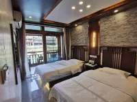 Fenghuang Jingqi Riverside Chinese Inn (Fenghuang Ancient Town) - Inns