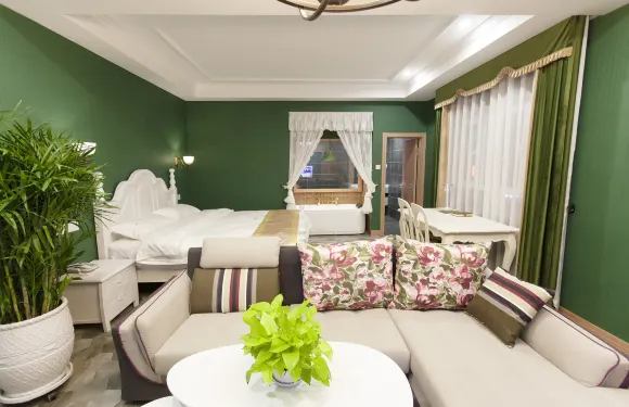 田馨園假日酒店（包頭市第二十八中學店）