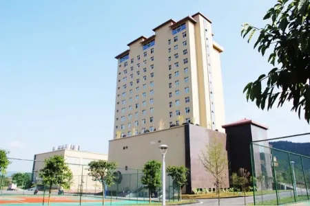 Pingchang Jiuxiang Hotel
