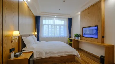 Hualier Business Hotel (Harbin Huashu Street Metro Station) Hotels in Harbin East Railway Station