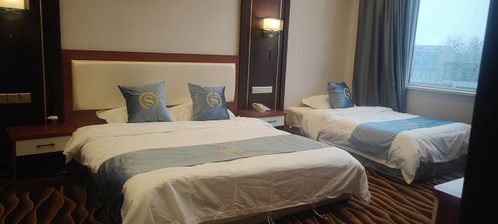 Shanxian Luneng Business Hotel Hotels in Shan County