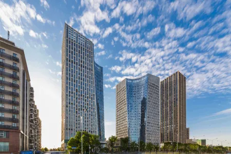 Vienna Hotel (Wuhan Aeon Jiangxiaketing Metro Station) Отели рядом с достопримечательностью «Hubei Ecology Vocational College»