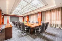 Yinlong International Hotel Hotel a Guide