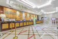 信陽中樂百花ホテル（市役所万達広場）
