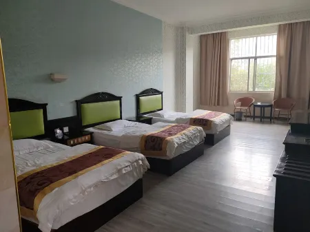 Hongyuan Hotel Отели рядом с достопримечательностью «Zhenyuan Museum (zhenyuanlahuzulishiwenhuabowuguan)»