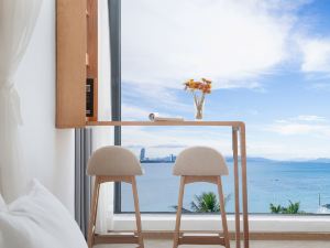 Sanya Miyue·Light Luxury Surfing Seaview Guesthouse (Wuzhizhou Island Houhai Store)