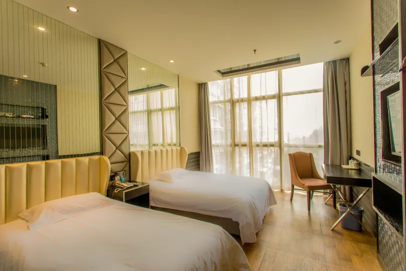 Qingmu Hotel (Nanjing Jiangdongbei Road Provincial Maternity and Child Health Care Hospital Shop)
