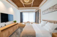 Laojunshan Yunjing Huahai Homestay - พร้อมระเบียง