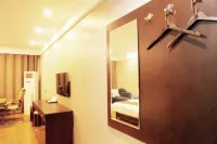 Huangmei Haotai Business Hotel