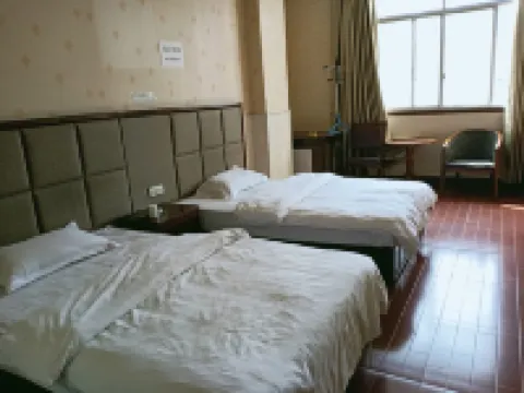 Lipu Yihua Hotel
