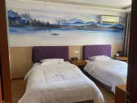 Wanyuan Xinyue Riverside Hotel