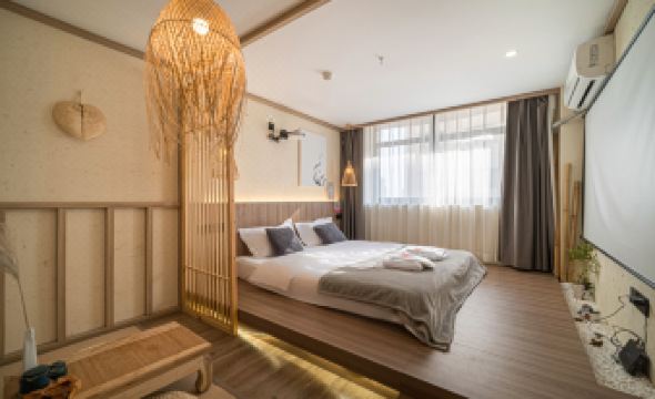 Mushi moon shadow Hotel (Nanjing Xinjiekou Zhangfuyuan subway station)