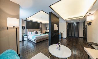 Xi'an Hotel (Weinan Bus Station)