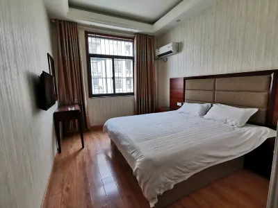 Linyi Shiguang Hotel Hôtels à proximité de : Linshu Bus Station