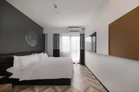 NINHAO Hotel (Shanghai Xujiahui Sixth Hospital) Hotel in zona Minhang Community College
