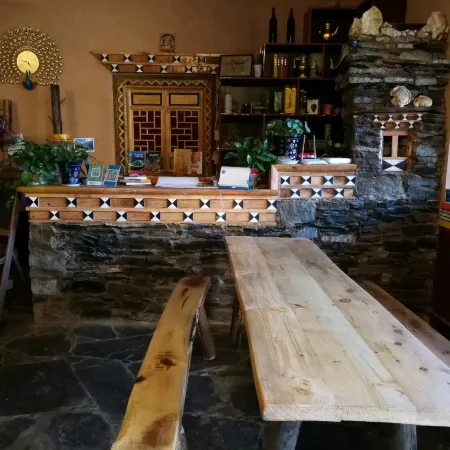 Jiaju Zangzhai Luobu Homestay