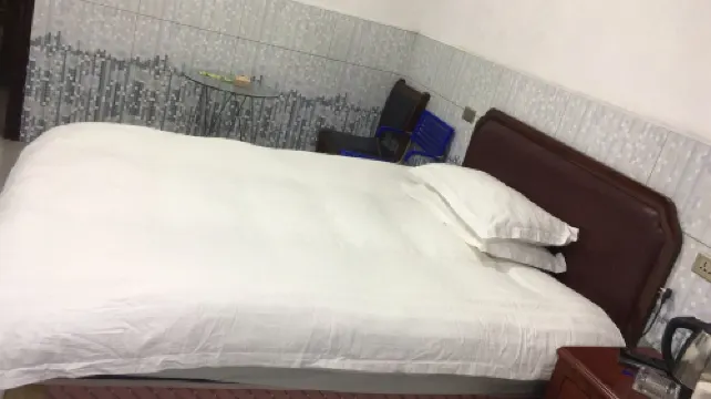 Cayman Hotel California