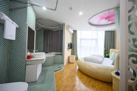 Lezhizhen'ai Theme Hotel Отели рядом с достопримечательностью «Tonglv Passenger Transport Terminal»