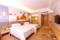Vienna International Hotel (Foshan Gaoming Xinheng Plaza) Hotels near Foshan Wise Passenger Transport Terminal