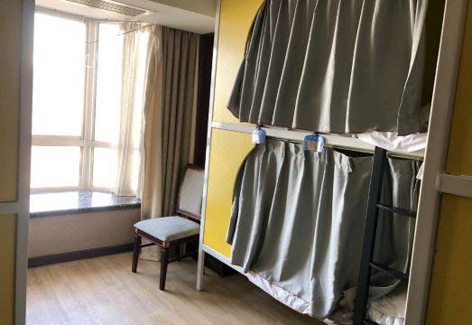 1. 상하이 화루이 ..