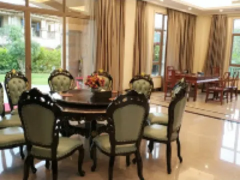 Splendid Xiangjiang Hot Spring Villa