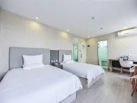 Yiju Hotel (Harbin Hadong Wanda Plaza Meteorological Station Subway Station) Hotels in Volga Manor/Harbin Eontime World