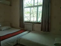 Gucheng Inn - parking