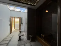 Xianyun Lakeside Hostel