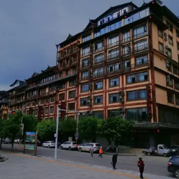 Pingbian Yinfeng Hotel