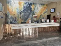 Celebrity Hotel(Zhaoyuan Jincheng Plaza Zhenhua Commercial Building Store)