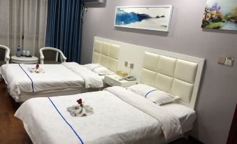 Neixiang Liyuan Theme Hotel