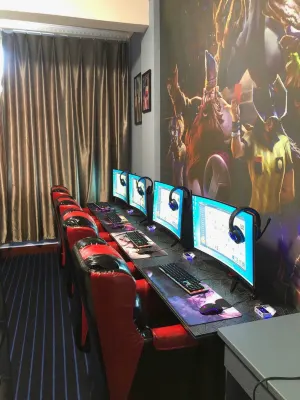Tengchong Jiyuan E-sports Hotel