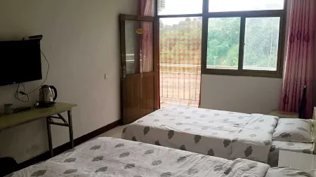 Qibugou Xiaohou Farm Отели рядом с достопримечательностью «Jingniang Lake»