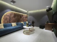 覓越居舍·曼妮