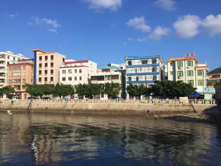 Shangchuan Xiari Hotel (Sanzhou Wharf) Отели рядом с достопримечательностью «Feisha Beach Tourist Centre of Shangchuan Island»