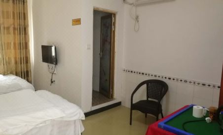 Hongfei Business Hotel, Heye Town, Shuangfeng County - Housity