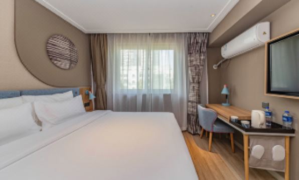 Homeinn · neo (Shanghai Train Station)