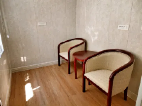 Urad Zhongqi Huawen Business Hotel
