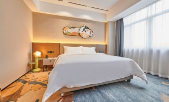 Rezen Longhh Hotel (Zhaoqing Seven Star Cave Sports Center)