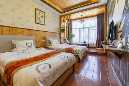 Mount Hua Hongchen Xiake Theme Hotel Отели рядом с достопримечательностью «Tongguan Yellow River Ancient Ferry»