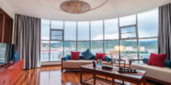 SEYEARN HOTEL(Shangri-La Songzanlin Scenic Area) - Suite